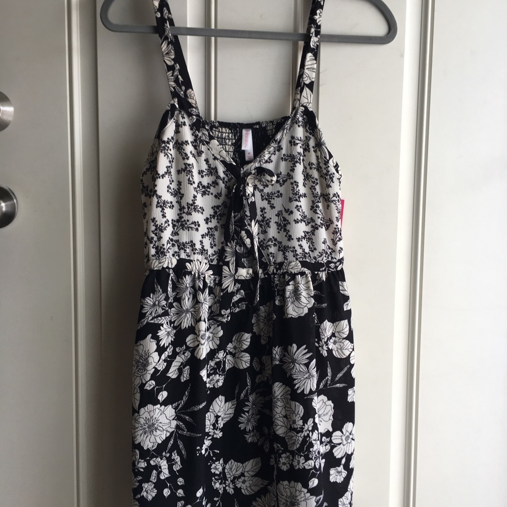 Xhilaration sundress, size Medium